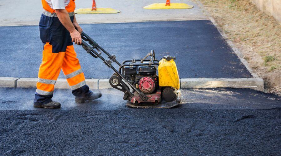 Professional gutter cleaning in Braithwaite, LA
